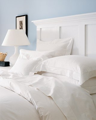  Màu sơn trong phòng ngủ, màu sắc rèm cửa nên sử dụng màu Trắng hoặc xám bạc
