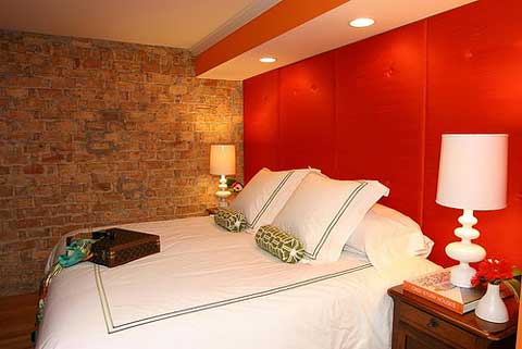 Màu sơn trong phòng ngủ, màu sắc rèm cửa nên sử dụng màu Đỏ cam